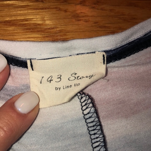 Striped V-Neck Front Tie Top - Picture 5 of 6